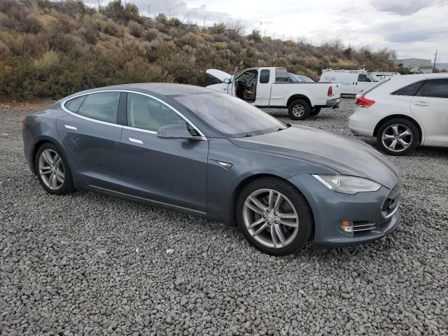 Photo 4 from auction – 2013 TESLA MODEL S with VIN 5YJSA1CG8DFP03762