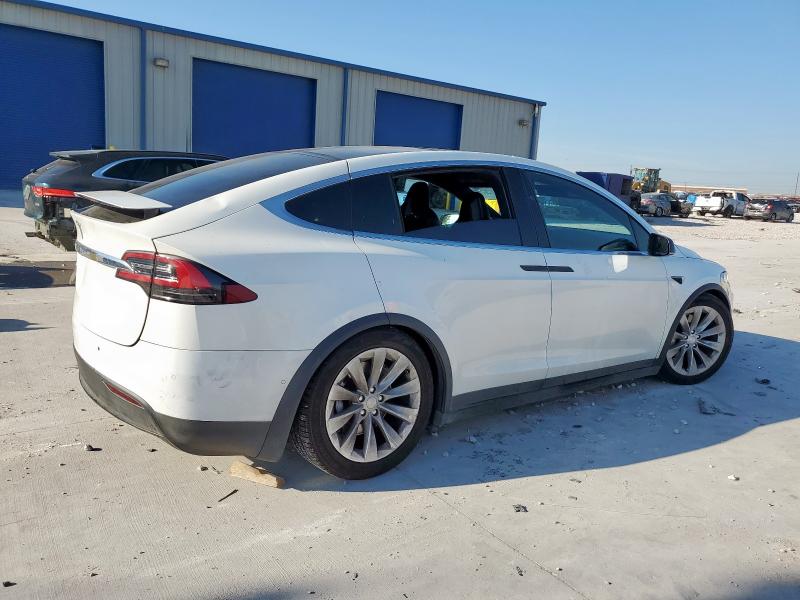 Photo 3 from auction – 2017 TESLA MODEL X with VIN 5YJXCAE26HF034284