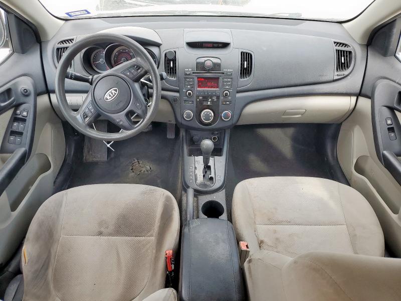 Foto 8 de la subasta – 2010 KIA FORTE EX con VIN KNAFU4A20A5809084