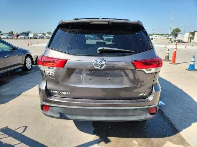 Photo 6 from auction – 2018 TOYOTA HIGHLANDER with VIN 5TDKZRFH7JS530870