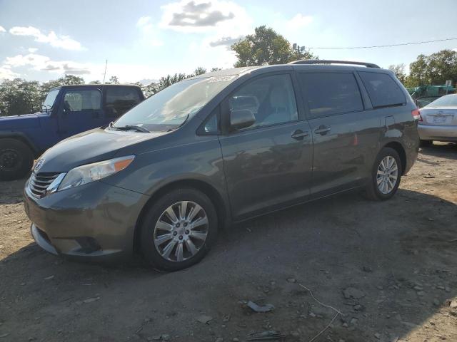 TOYOTA SIENNA 2013 with VIN 5TDJK3DC2DS057114 - Photo from auction