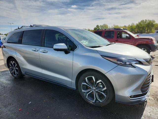 Photo 4 from auction – 2025 TOYOTA SIENNA LIM with VIN 5TDERKEC0SS252907