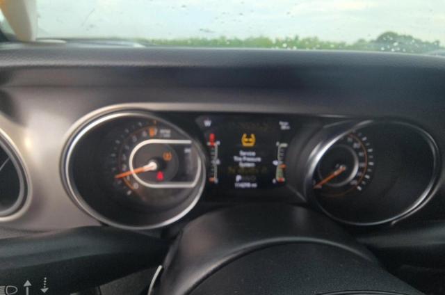 Photo 8 from auction – 2021 JEEP GLADIATOR with VIN 1C6HJTAG4ML583813