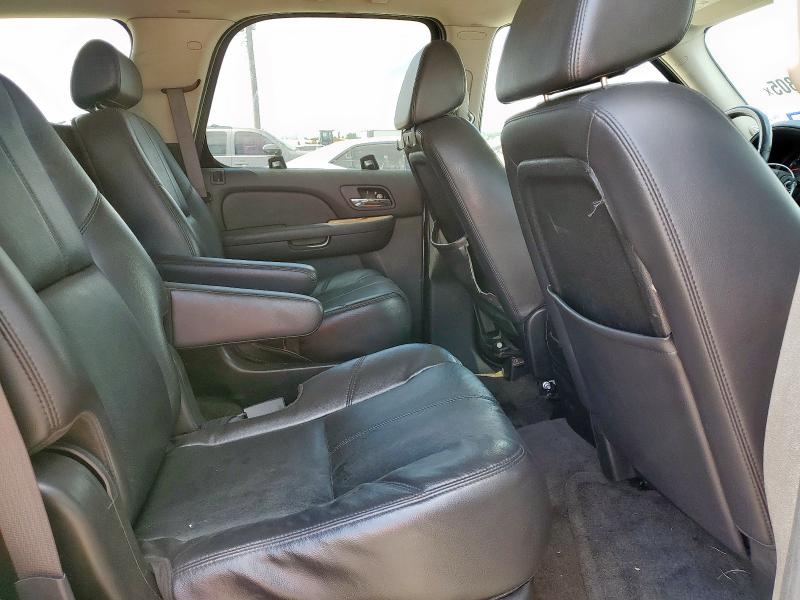 Photo 11 from auction – 2008 CHEVROLET TAHOE with VIN 1GNFC13018R271439
