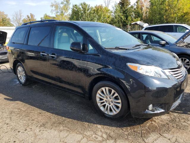 Photo 4 from auction – 2016 TOYOTA SIENNA XLE with VIN 5TDYK3DC0GS719095
