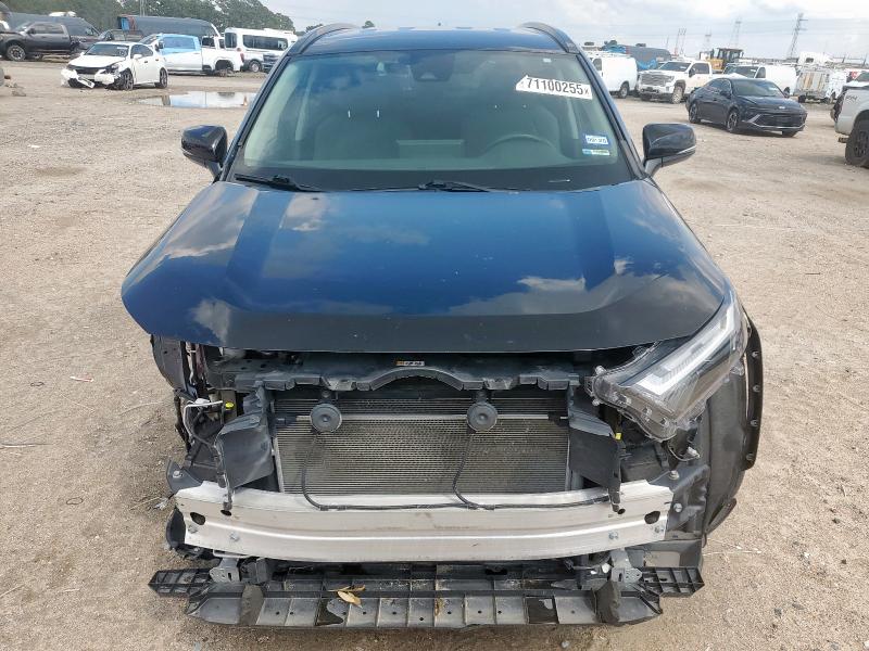 Photo 5 from auction – 2022 TOYOTA RAV4 XLE with VIN 2T3W1RFVXNW192061