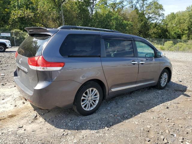Photo 3 from auction – 2013 TOYOTA SIENNA XLE with VIN 5TDYK3DC6DS284918