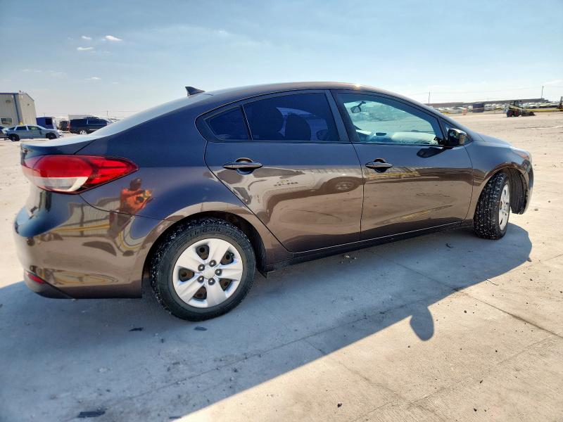 Photo 3 from auction – 2017 KIA FORTE LX with VIN 3KPFK4A7XHE140311
