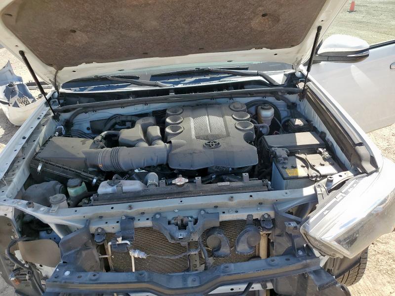 Photo 12 from auction – 2022 TOYOTA 4RUNNER SR with VIN JTEFU5JR7N5263374