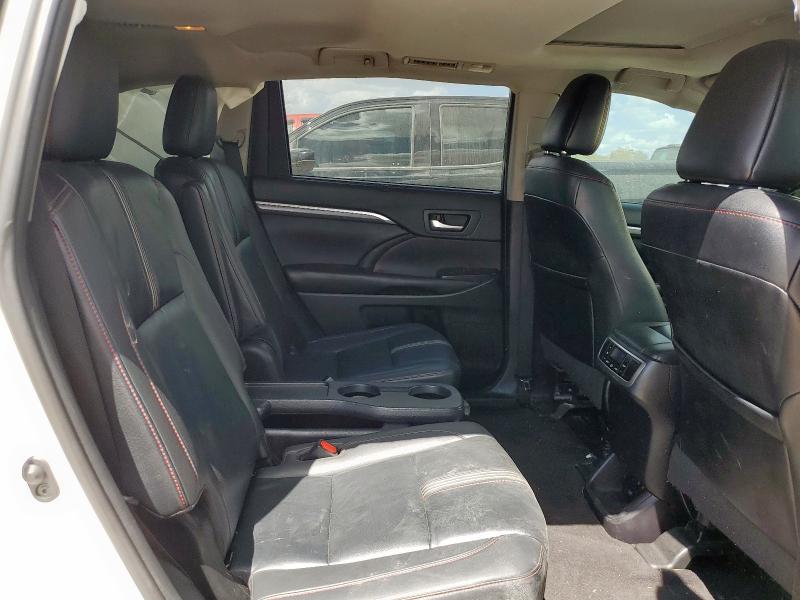 Photo 11 from auction – 2019 TOYOTA HIGHLANDER with VIN 5TDKZRFH9KS354552