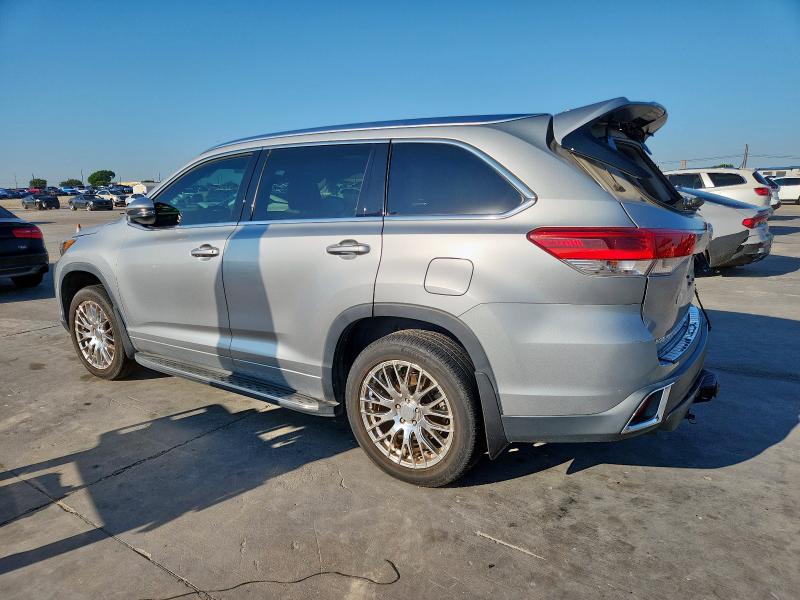 Photo 2 from auction – 2017 TOYOTA HIGHLANDER with VIN 5TDYZRFHXHS196306