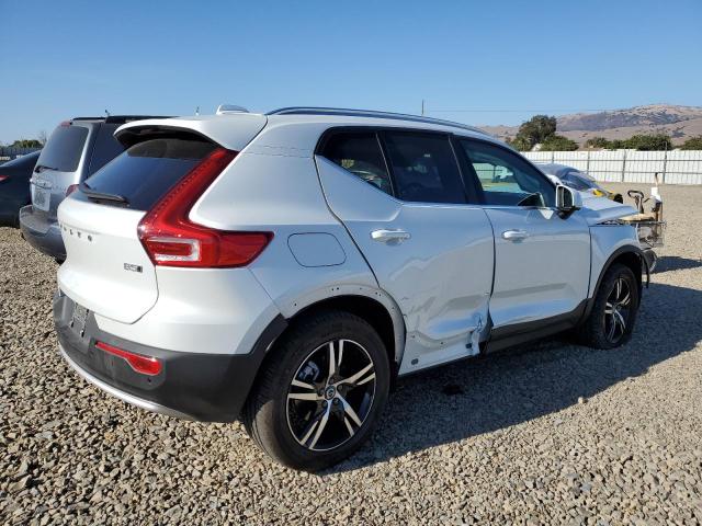Photo 3 from auction – 2025 VOLVO XC40 CORE with VIN YV4L12UJXS2591709