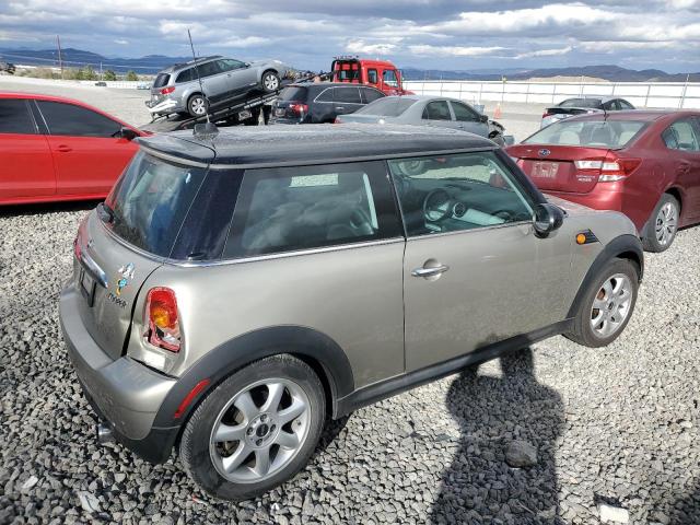 Photo 3 from auction – 2007 MINI COOPER with VIN WMWMF33577TU63395