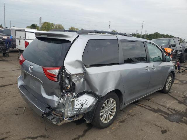 Photo 3 from auction – 2017 TOYOTA SIENNA XLE with VIN 5TDYZ3DC6HS836547