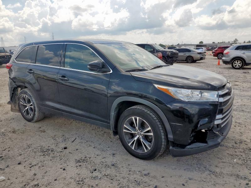 Photo 4 from auction – 2019 TOYOTA HIGHLANDER LE with VIN 5TDBZRFH7KS945110