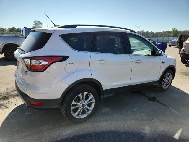 Photo 3 from auction – 2017 FORD ESCAPE SE with VIN 1FMCU0GD4HUC18677