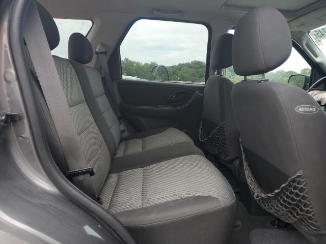 Photo 11 from auction – 2004 FORD ESCAPE XLT with VIN 1FMCU93104DA12069