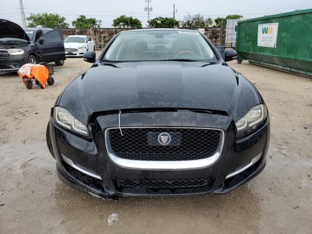 Photo 5 from auction – 2017 JAGUAR XJ with VIN SAJWA1C78H8W09597