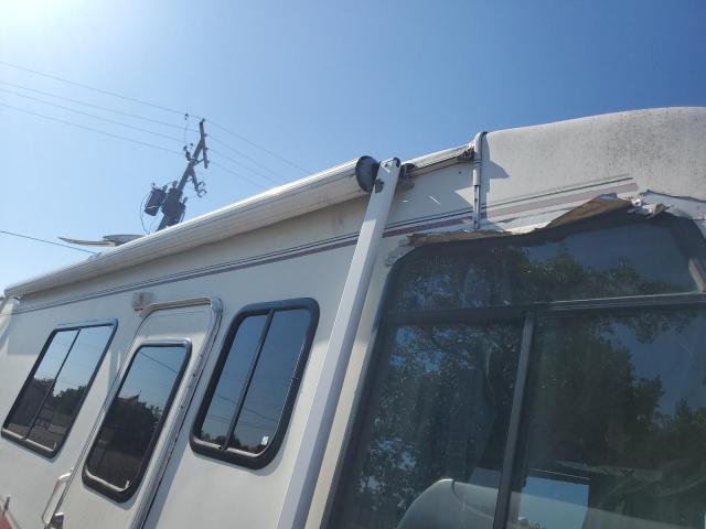 Фото 9 с аукциона – 1999 FORD RV с VIN 3FCMF53S3XJA11545