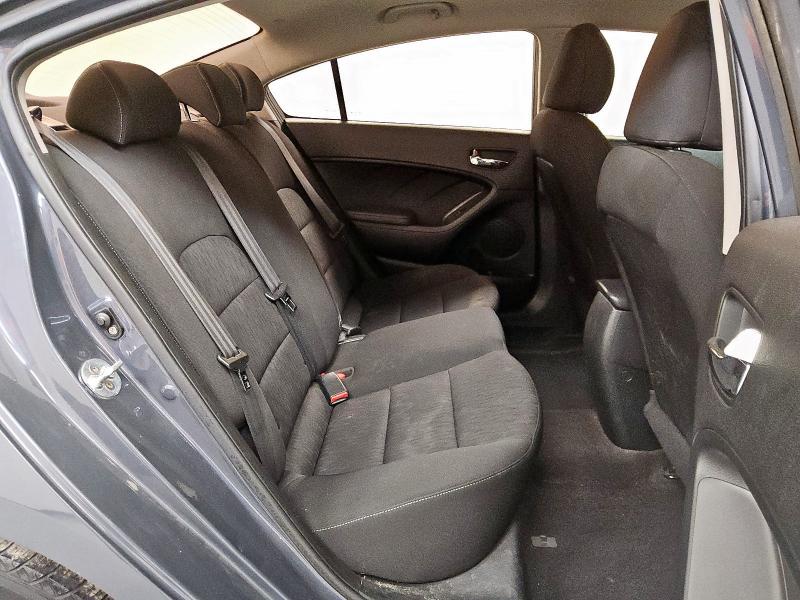 Photo 10 from auction – 2016 KIA FORTE LX with VIN KNAFK4A64G5565831