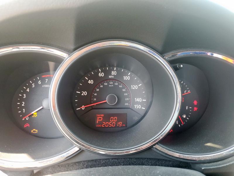 Photo 9 from auction – 2011 KIA SORENTO LX with VIN 5XYKT4A10BG026285