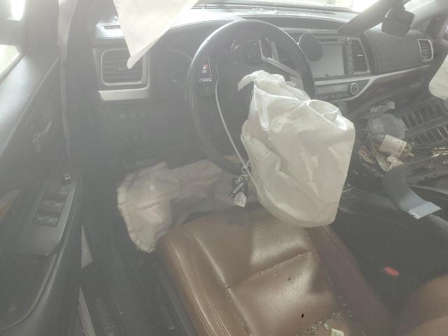 Photo 8 from auction – 2018 TOYOTA HIGHLANDER with VIN 5TDDZRFH1JS821535