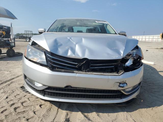 Photo 5 from auction – 2015 VOLKSWAGEN PASSAT SE with VIN 1VWBS7A34FC004741