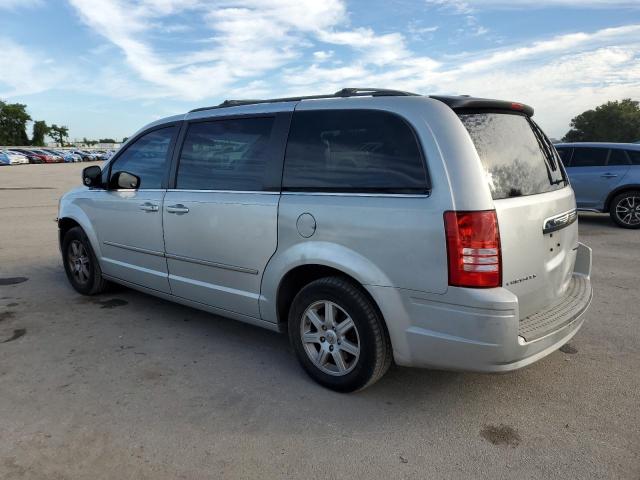 Photo 2 from auction – 2010 CHRYSLER TOWN & COU with VIN 2A4RR5D19AR212412
