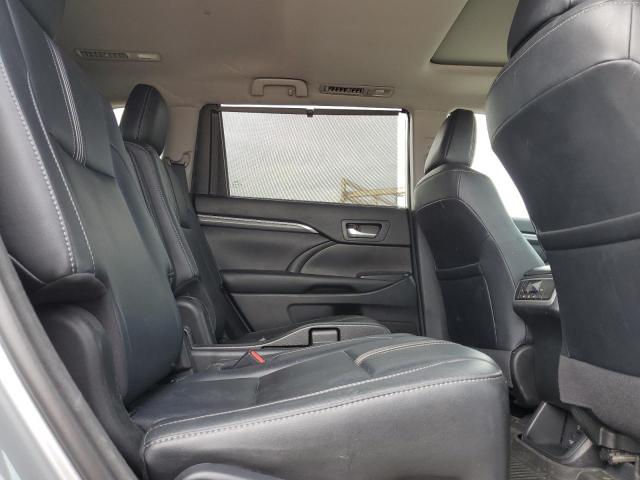 Photo 11 from auction – 2018 TOYOTA HIGHLANDER SE with VIN 5TDJZRFH0JS541219