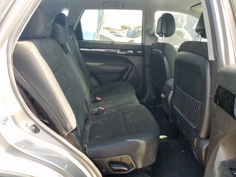 Photo 11 from auction – 2015 KIA SORENTO LX with VIN 5XYKT4A63FG594077