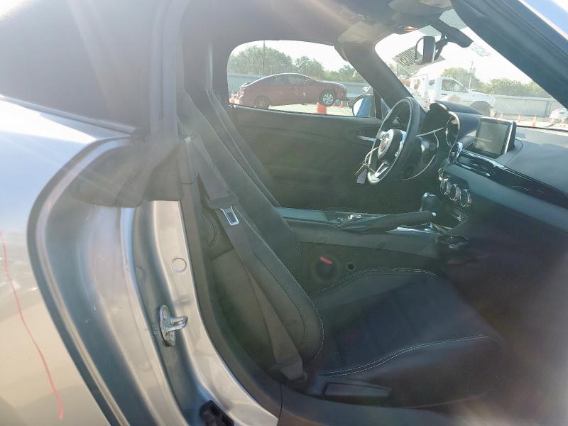 Photo 10 from auction – 2017 FIAT 124 SPIDER with VIN JC1NFAEK1H0130365