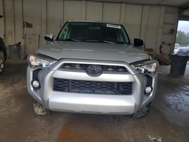 Photo 5 from auction – 2016 TOYOTA 4RUNNER SR with VIN JTEBU5JR3G5391970