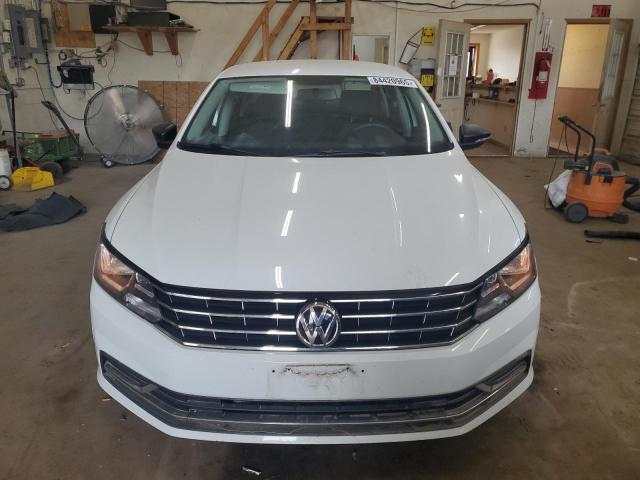 Photo 5 from auction – 2016 VOLKSWAGEN PASSAT S with VIN 1VWAS7A35GC034084