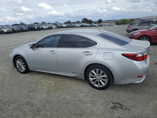 Photo 2 from auction – 2013 LEXUS ES 300H with VIN JTHBW1GG4D2013925
