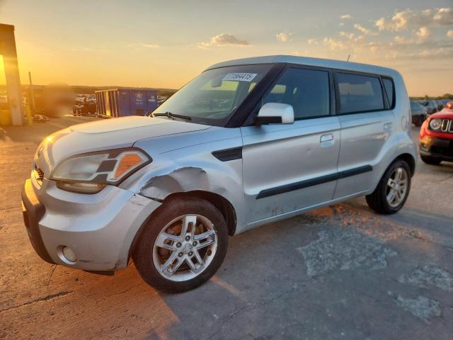 KIA SOUL + 2010 with VIN KNDJT2A29A7028931 - Photo from auction