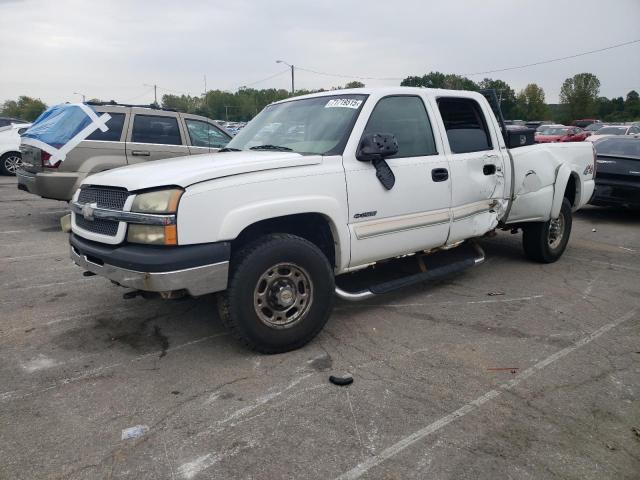 CHEVROLET SILVERADO 2004 with VIN 1GCGK23UX4F130325 - Photo from auction