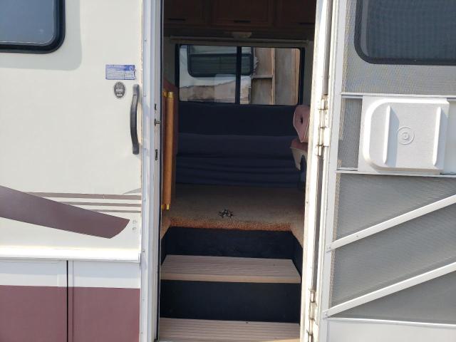 Photo 9 from auction – 1999 FLEE MOTORHOME with VIN 3FCMF53S0XJA10935