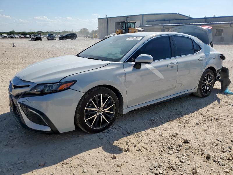 TOYOTA CAMRY 2022 with VIN 4T1G11AK0NU025283 - Photo from auction