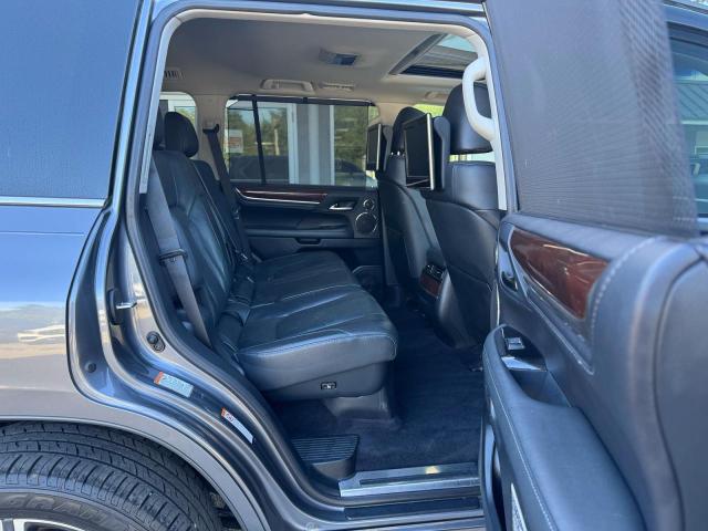 Photo 6 from auction – 2016 LEXUS LX 570 with VIN JTJHY7AX2G4200877