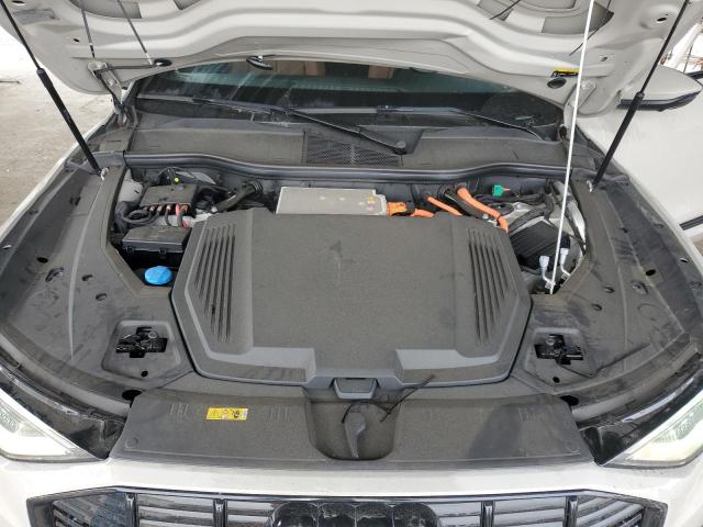 Photo 11 from auction – 2022 AUDI E-TRON PRE with VIN WA1LAAGE2NB032102