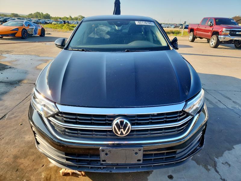 Photo 5 from auction – 2024 VOLKSWAGEN JETTA S with VIN 3VW5M7BU2RM099592