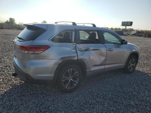 Photo 3 from auction – 2018 TOYOTA HIGHLANDER with VIN 5TDBZRFH3JS487175