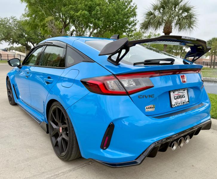 Photo 3 from auction – 2023 HONDA CIVIC TYPE with VIN JHMFL5G40PX000099