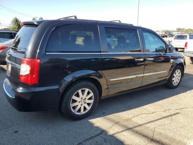 Photo 3 from auction – 2016 CHRYSLER TOWN & COU with VIN 2C4RC1BGXGR158201