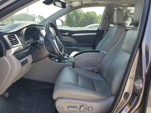 Photo 7 from auction – 2019 TOYOTA HIGHLANDER with VIN 5TDKZRFH0KS555367