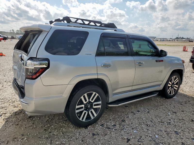 Photo 3 from auction – 2016 TOYOTA 4RUNNER SR with VIN JTEZU5JR9G5115629