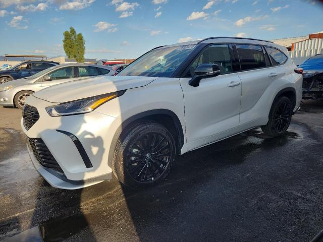 TOYOTA HIGHLANDER 2025 with VIN 5TDKDRBH3SS586519 - Photo from auction