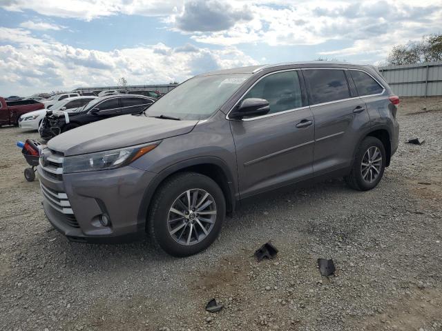 TOYOTA HIGHLANDER 2019 with VIN 5TDJZRFH5KS587212 - Photo from auction