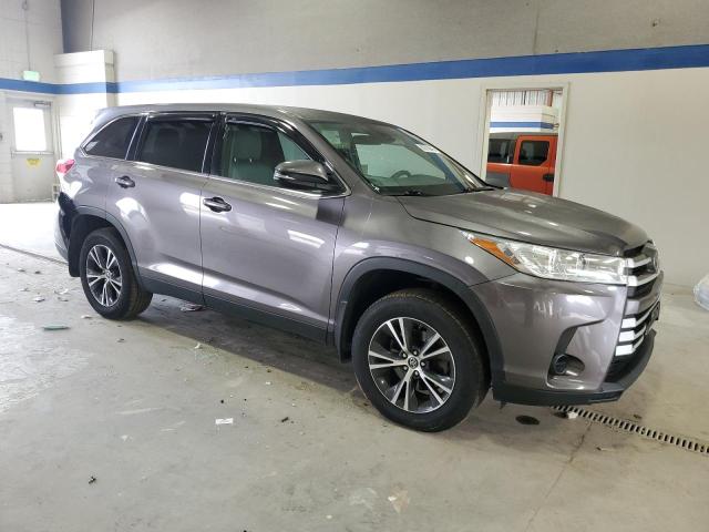 Photo 4 from auction – 2019 TOYOTA HIGHLANDER with VIN 5TDBZRFH2KS953762