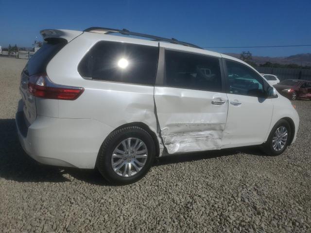 Photo 3 from auction – 2017 TOYOTA SIENNA XLE with VIN 5TDYZ3DC6HS879995